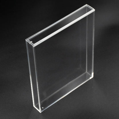 Vista lateral de caja de metacrilato con cierre imantado para PS3, PS4 y PS5